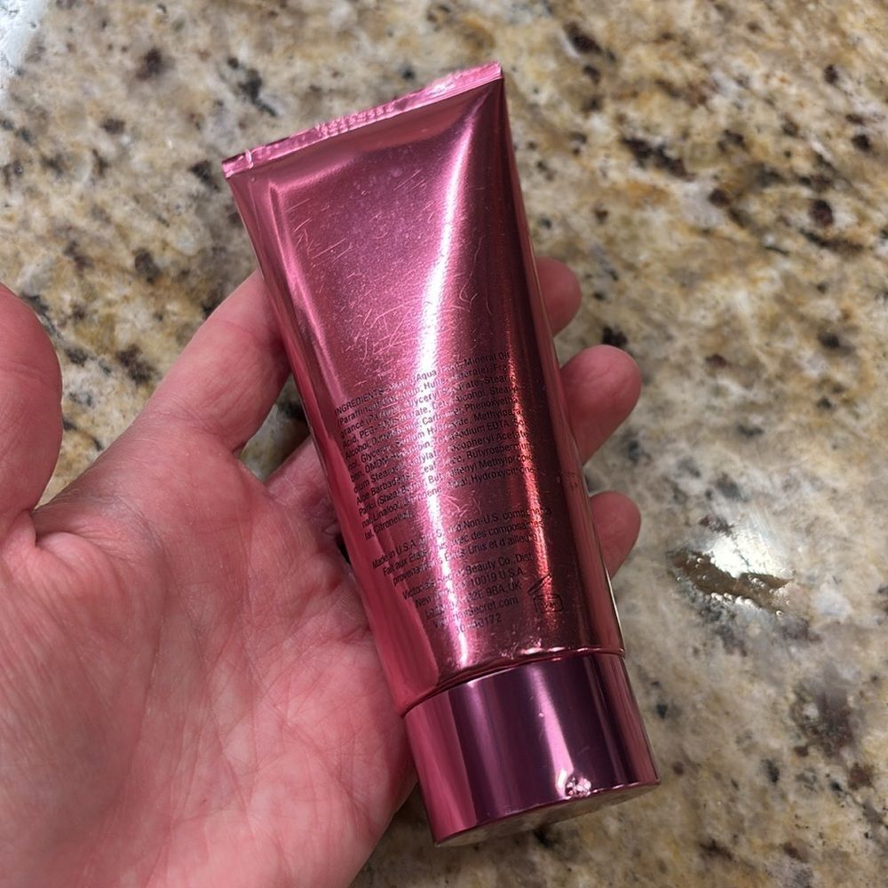 Victoria Secrets Bombshell lotion - Picture 3 of 7